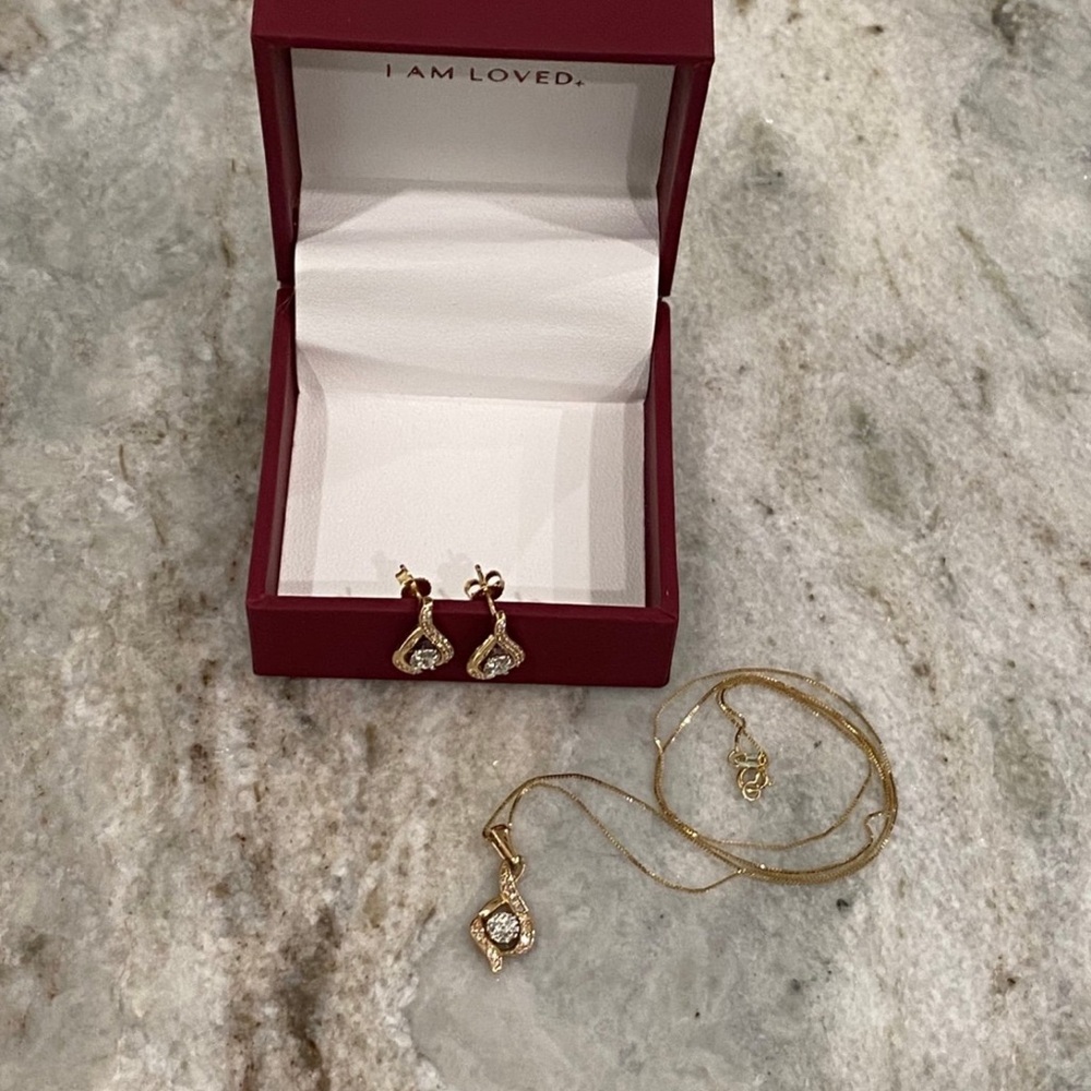 Helzberg Diamonds Gold Diamond earrings and necklace set